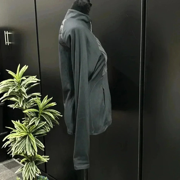 Marika Revive,Drywik finish,zip up,thumb holes,pockets,quilt puffer panel jacket - Picture 8 of 15